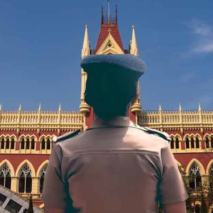 FIR lodged against accused police officer in bribe case after question of Calcutta High Court dgtl