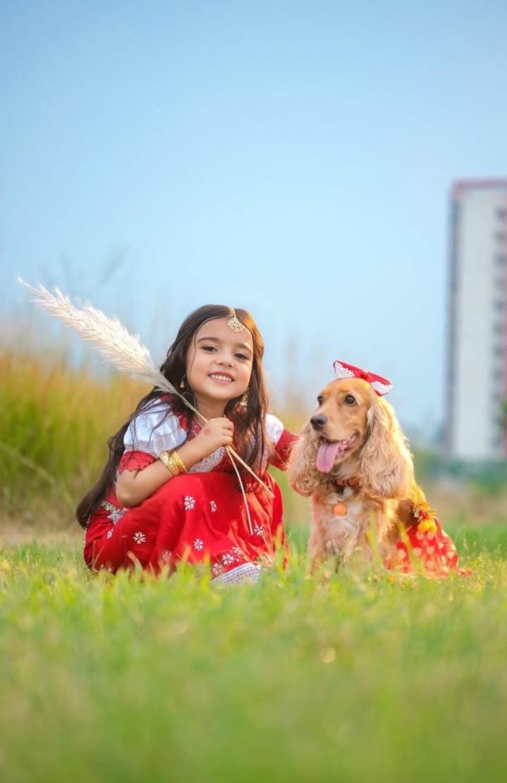 এমন সাজ শুধু ছবির জন্য নয়, বরং উৎসবের আবহকে আরও প্রাণবন্ত করে তোলে। 