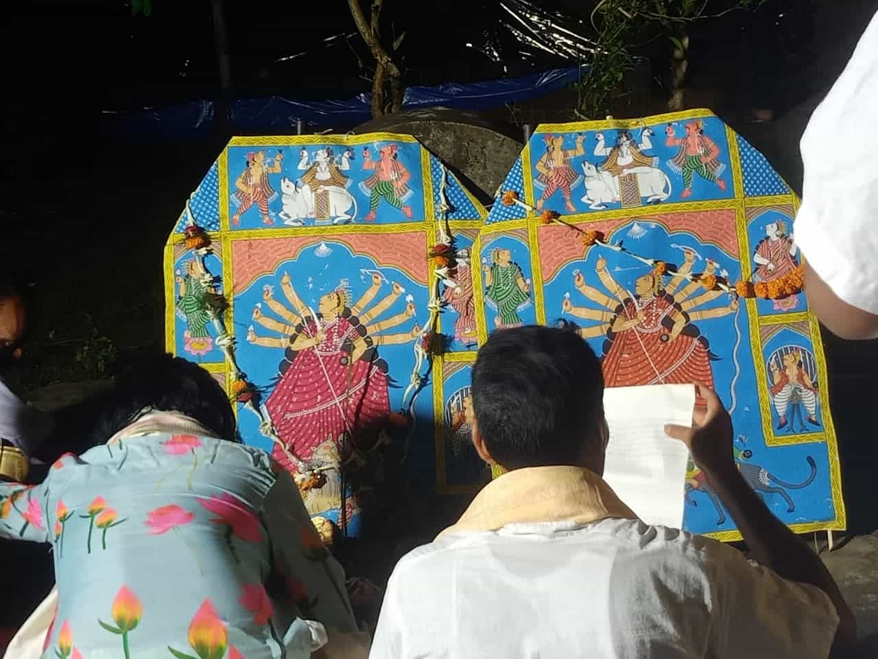 মাধব সায়রের ঘাটে হাতে লেখা রাজ পরিবারের যে নিজস্ব প্রাচীন বলিনারায়ণী পুঁথি রয়েছে সেটা পড়েই বিশেষ পুজো করা হয়। 