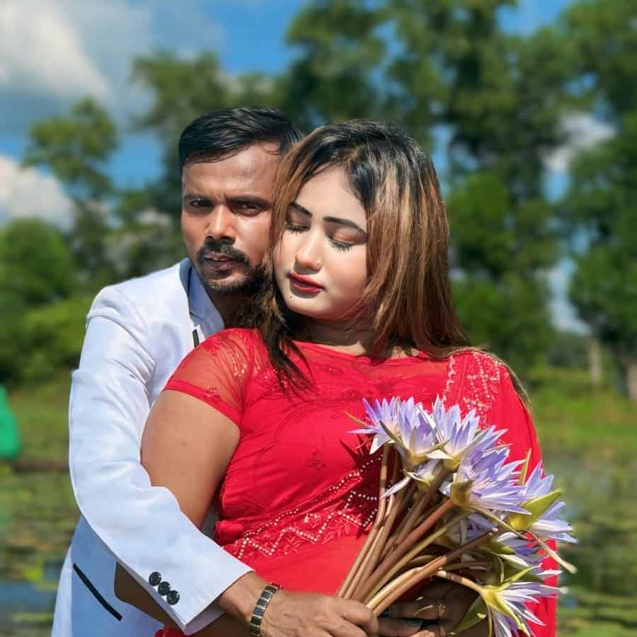 Hero Alom start shooting with wife riya moni after long time dgtl