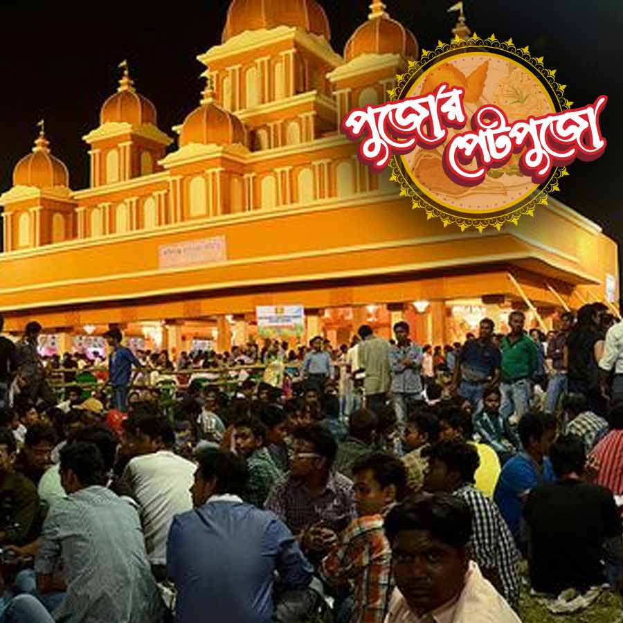 Food joints where you can have delicious food near Maddox Square Puja Pandal dgtl