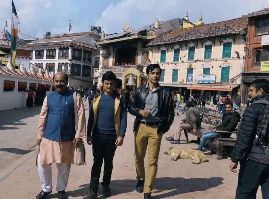 নেপালে ‘জটায়ু’ অনির্বাণ চক্রবর্তী, ‘তোপসে’ কল্পন মিত্র, ‘ফেলুদা’ টোটা রায়চৌধুরী।