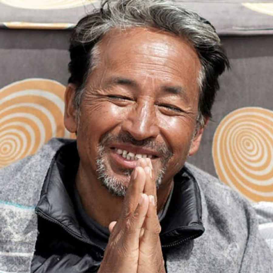 Supreme Court adjourns 15 Oct hearing on plea of Sonam Wangchuk’s wife challenging his detention dgtl