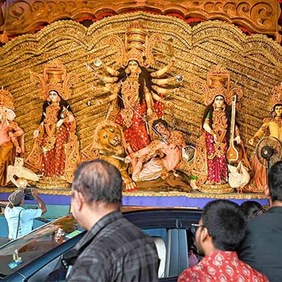 An attempt was made to view  Durga idol in a dangerous manner