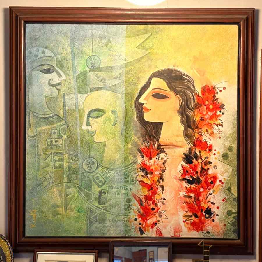 চৈতির কাছে সবচেয়ে মূল্যবান ঘর সাজানোর জিনিস তাঁর নিজেরই একটি পোট্রেট।