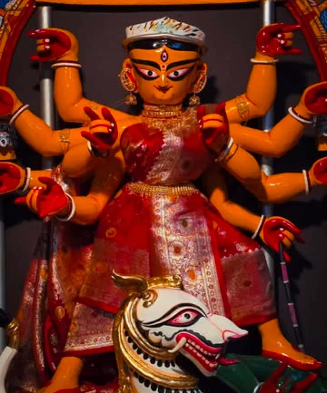 পিকনিক গার্ডেন অঞ্চলে সাড়ম্বরে প্রতি বছর এই বাড়িতে পালিত হয় দুর্গাপুজো। 