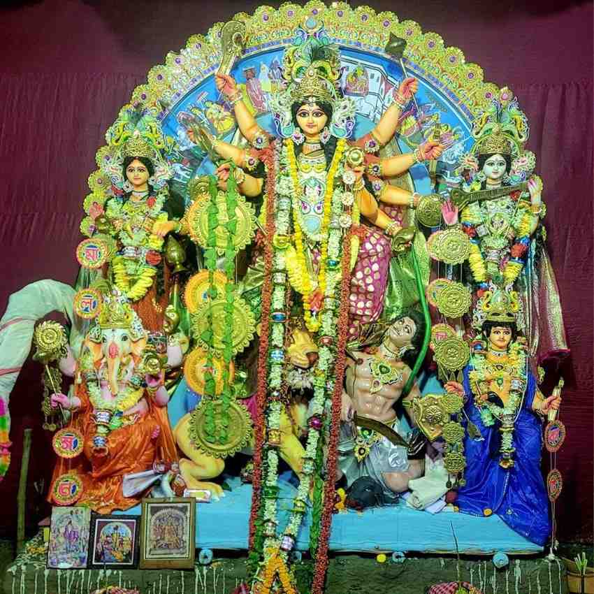 প্রাচীনত্বের নিরিখে কলকাতার বারোয়ারি পুজোগুলিকে পিছনে ফেলে দেবে হুগলির বুড়িমাতলা আঞ্চলিক সার্বজনীন দুর্গোৎসবের মাতৃ-আরাধনার আয়োজন। 