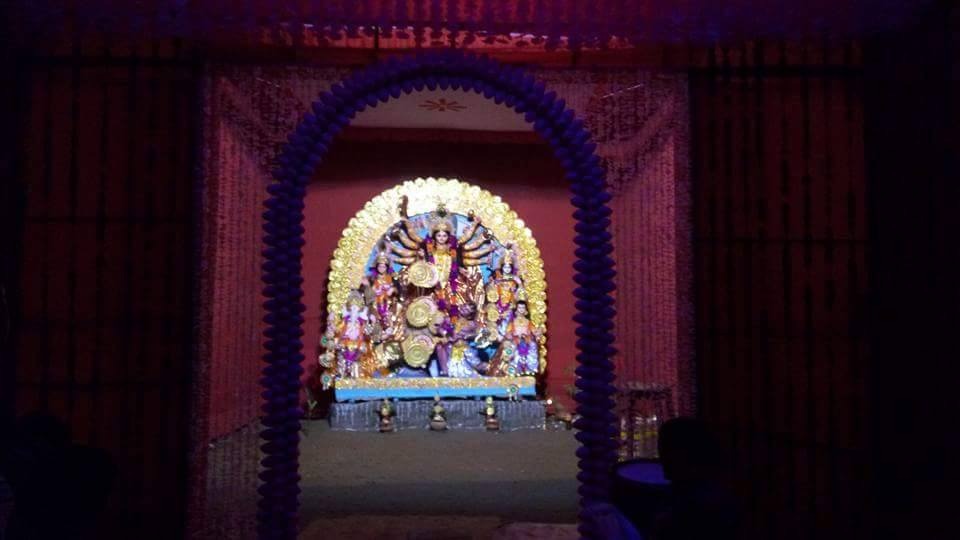 উদ্যোক্তাদের দাবি অনুসারে, এই পুজো শুরু হয়েছিল ১৭৯৭ সালে। নেপথ্যে ছিল হুগলির বলাগড়ের বর্ধিষ্ণু গ্রাম হিসাবে পরিচিত সোমড়ার মুখোপাধ্যায় পরিবার। এই পরিবারের সদস্যরাই প্রথম এই এলাকায় 'বুড়িমার পুজো' শুরু করেন। 