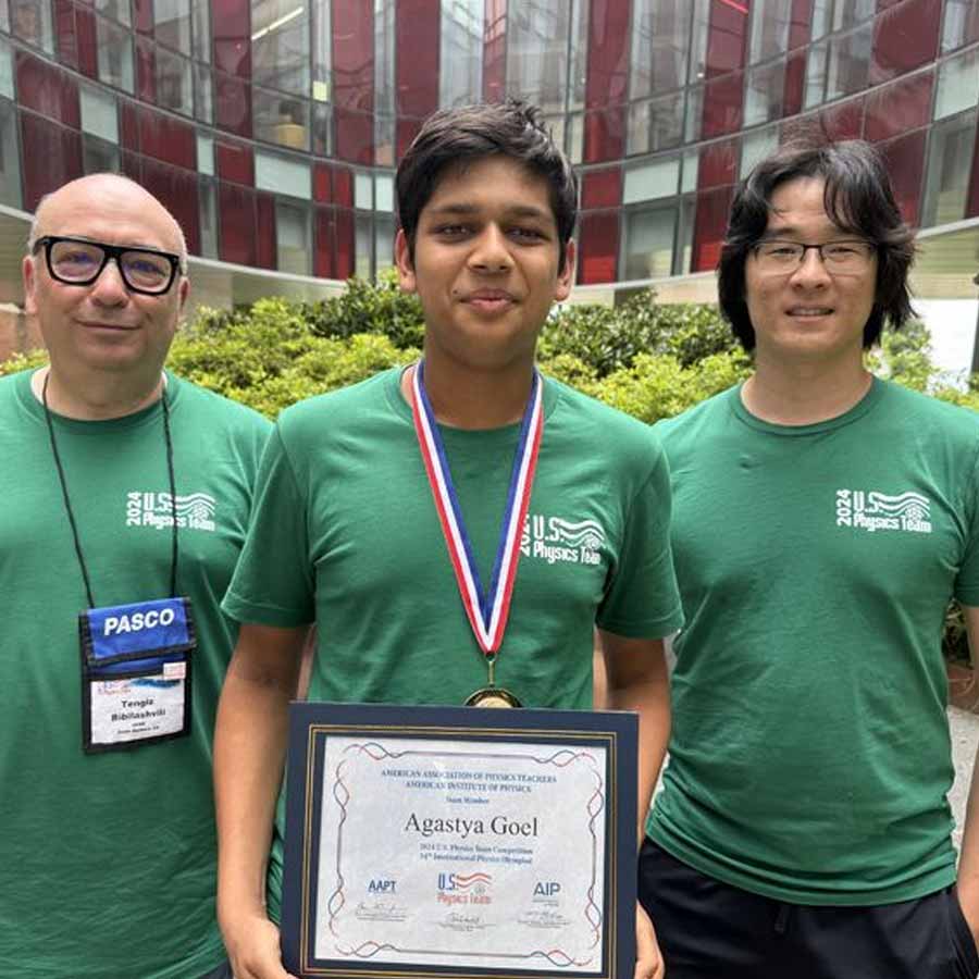 All need to know about Agastya Goel, Indian-Origin teen photographed with Donald Trump for his Olympiad win