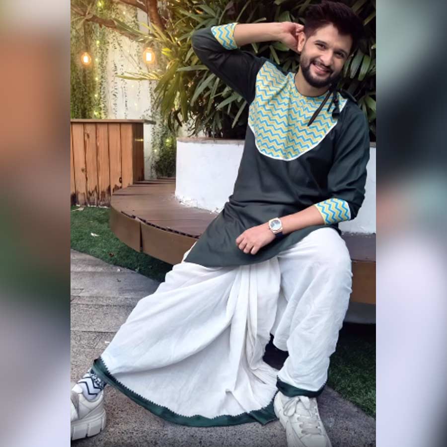 নীলের পুজোর ফ্যাশন মানেই সাবেকিয়ানার ছোঁয়া থাকবেই।