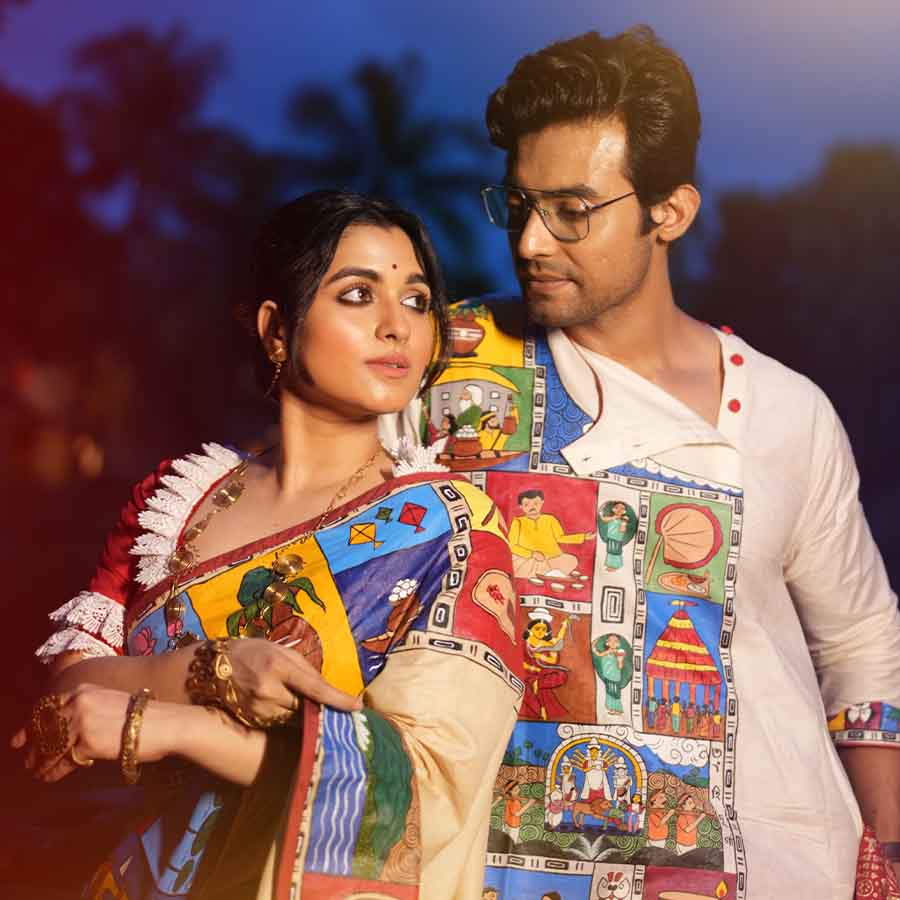 Tollywood Rumoured couple Ranojoy Bishnu and Shyamoupti Mudly in different looks for pujo fashion dgtl