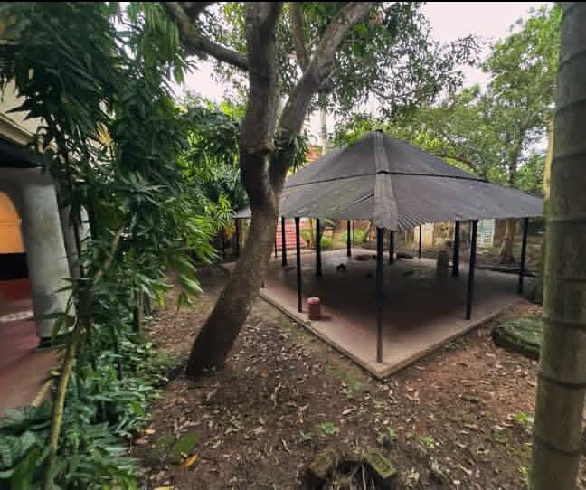 প্রজন্মের পর প্রজন্ম ধরে এই নিয়ম মেনে চলা হয়েছে। এ বারও তার ব্যতিক্রম নেই। 