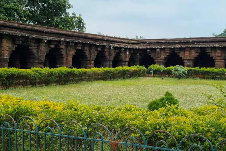 কুরুমবেড়া দুর্গ। 