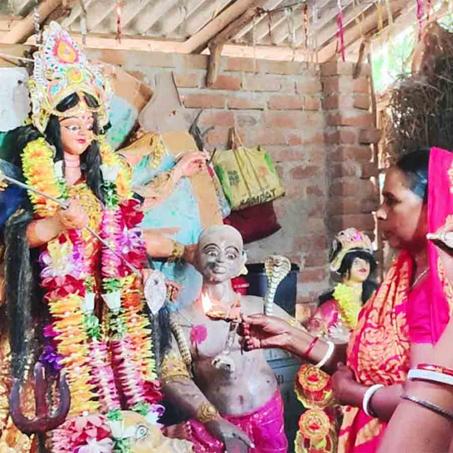 Mantra enchanted in Adivai language in their Durga Puja at Hirbadh