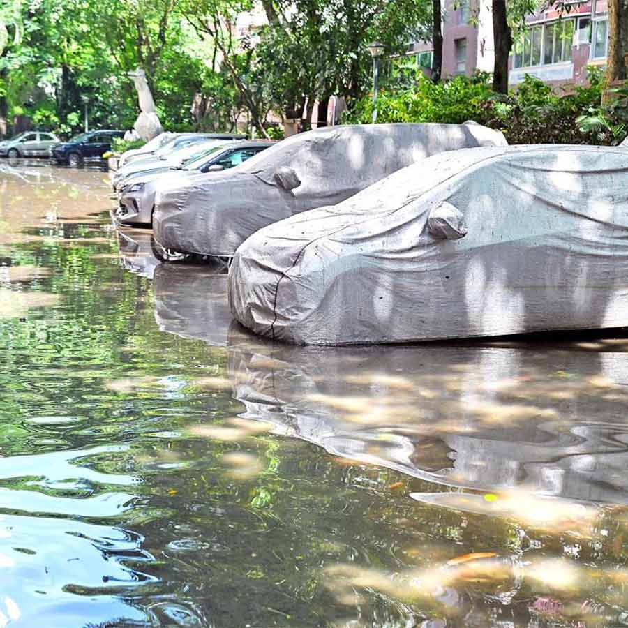 Hundreds of cars completely destroyed by water