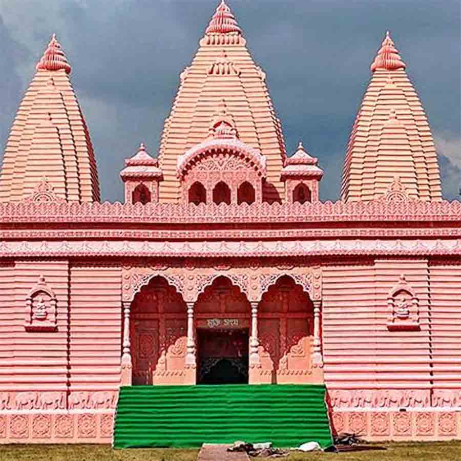 Theme of a Durga Puja of Ranaghat  is Swami narayan temple of Nepal