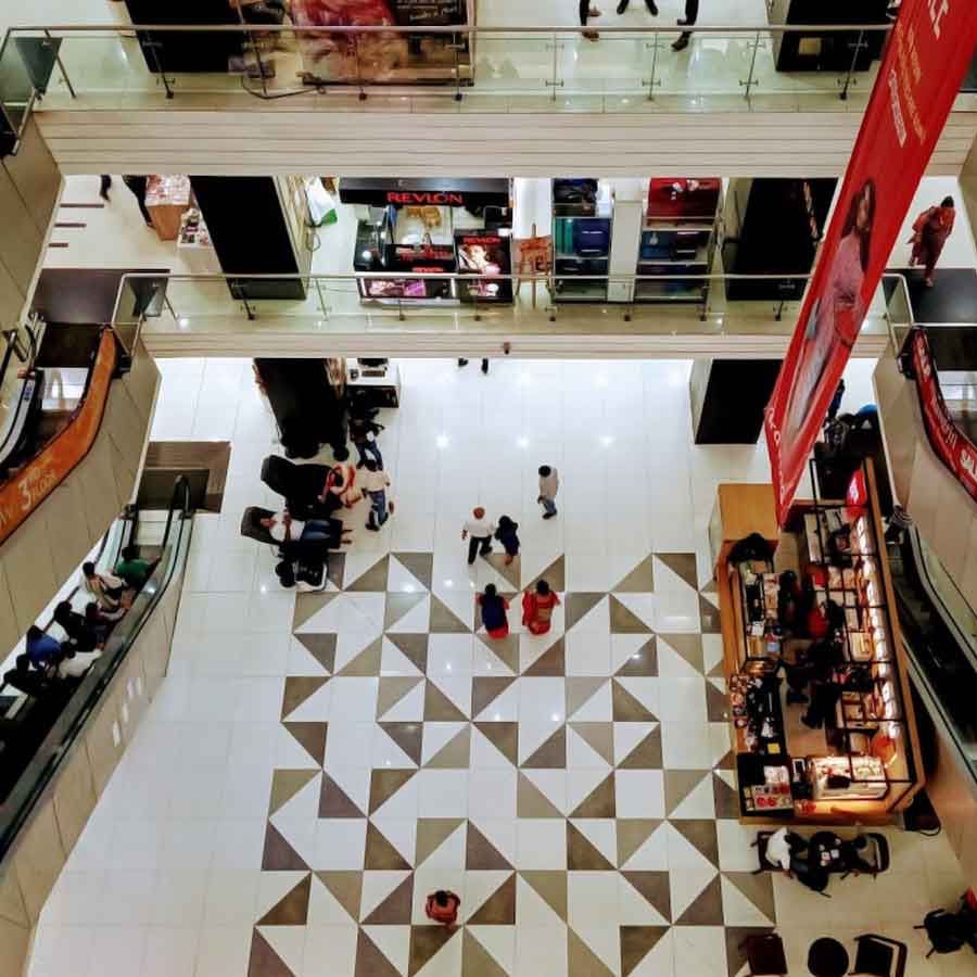 Blackstone Eyes Diamond Plaza After South City, Know about the Global Investor who is Buying Kolkata Malls