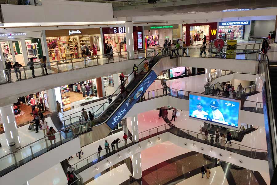 Blackstone Eyes Diamond Plaza After South City, Know about the Global Investor who is Buying Kolkata Malls
