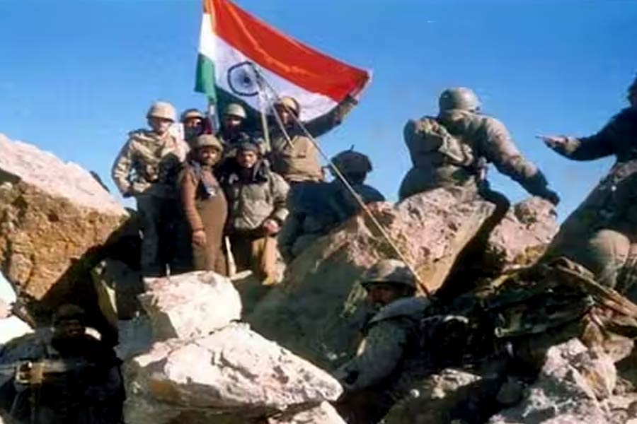 From Pakistan’s F-16 shot down to Dhaka bombardment, various achievements came into limelight in MiG-21 farewell