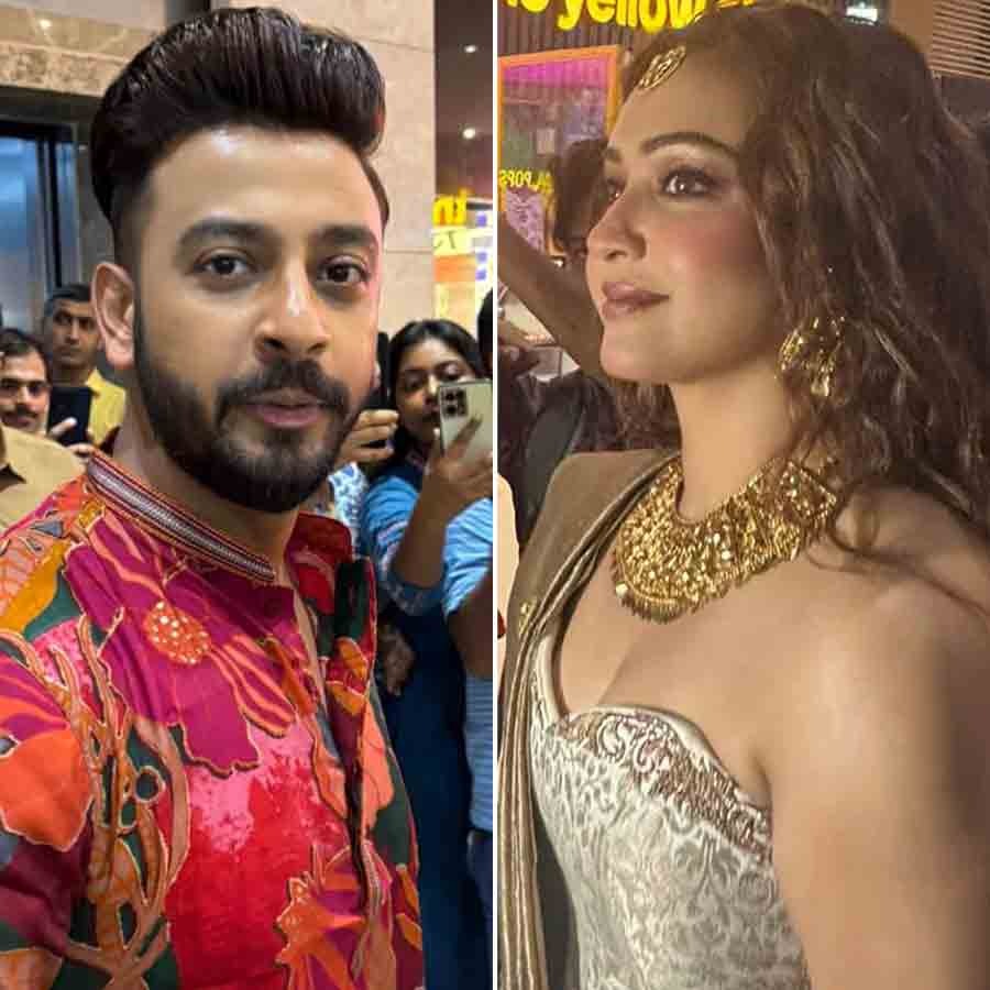 বনির হাত ধরে এলেন কৌশানী। 