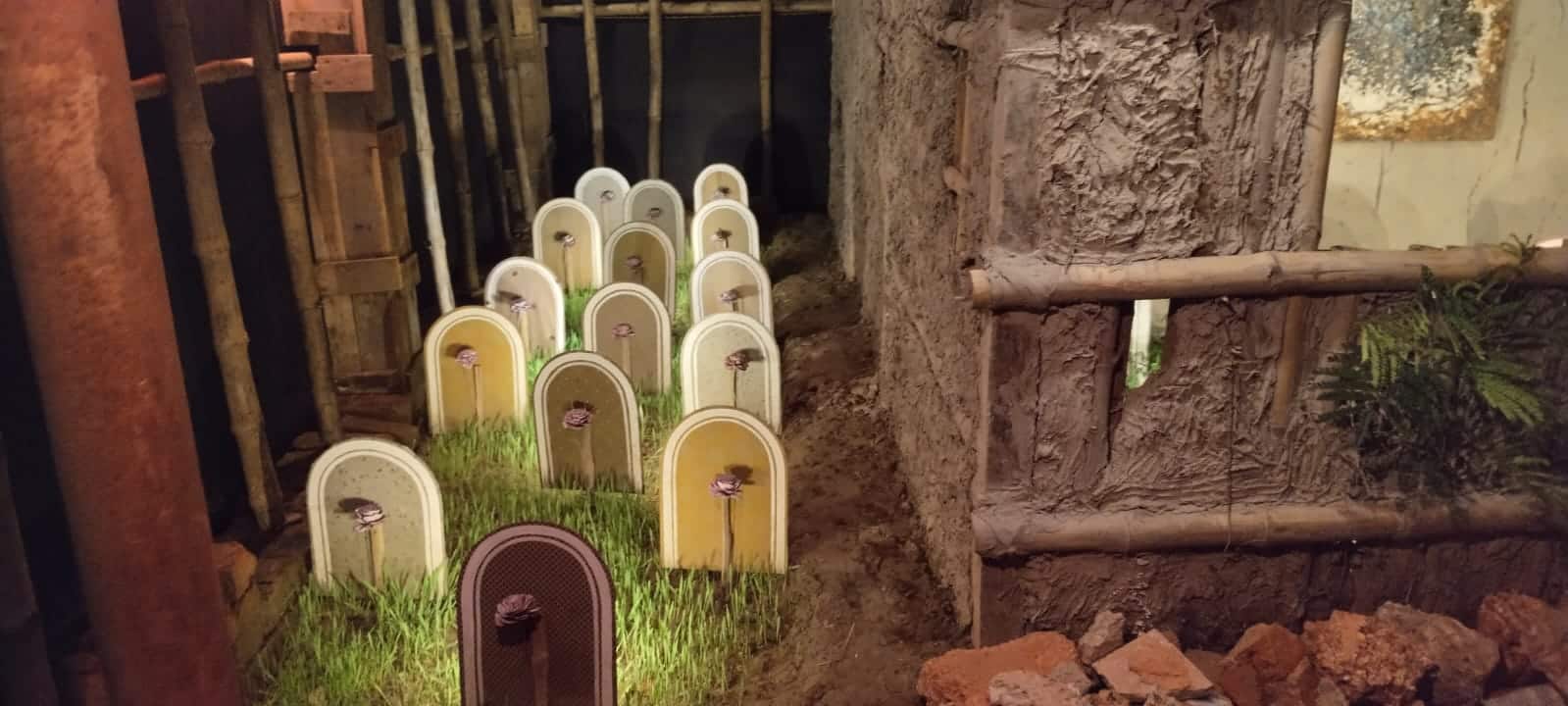 আর মৃত্যুর পর যেখানে ঠাঁই হয়, সেই কবরও তো ঘরই, কেবল তার কোনও জানালা নেই, যে ঘরে কোনও সঙ্গী থাকে না, যার দরজা বন্ধ হয়ে চিরতরে তা বন্ধই হয়ে যায়। 