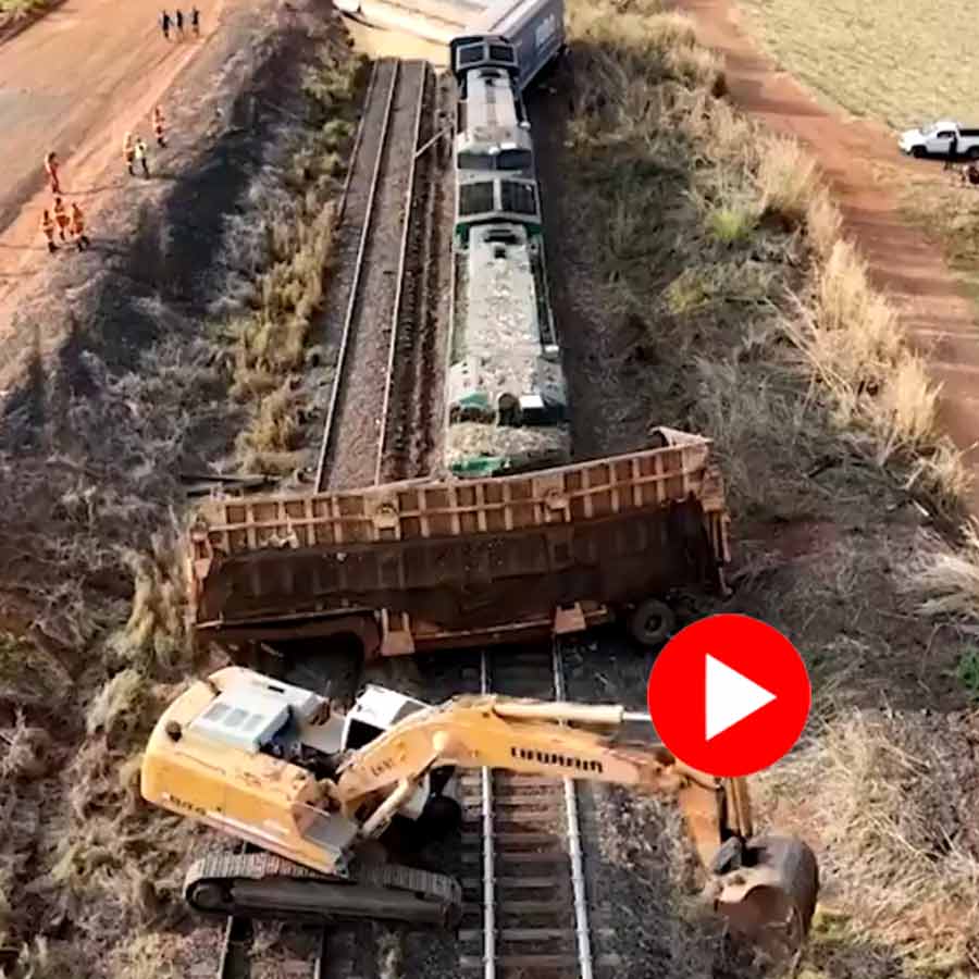 Video of cargo train derailed after colliding with truck in Brazil dgtl