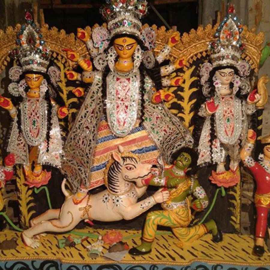 Tradition of 232 year old Hatkhola Dutta Barir Durga Puja dgtl