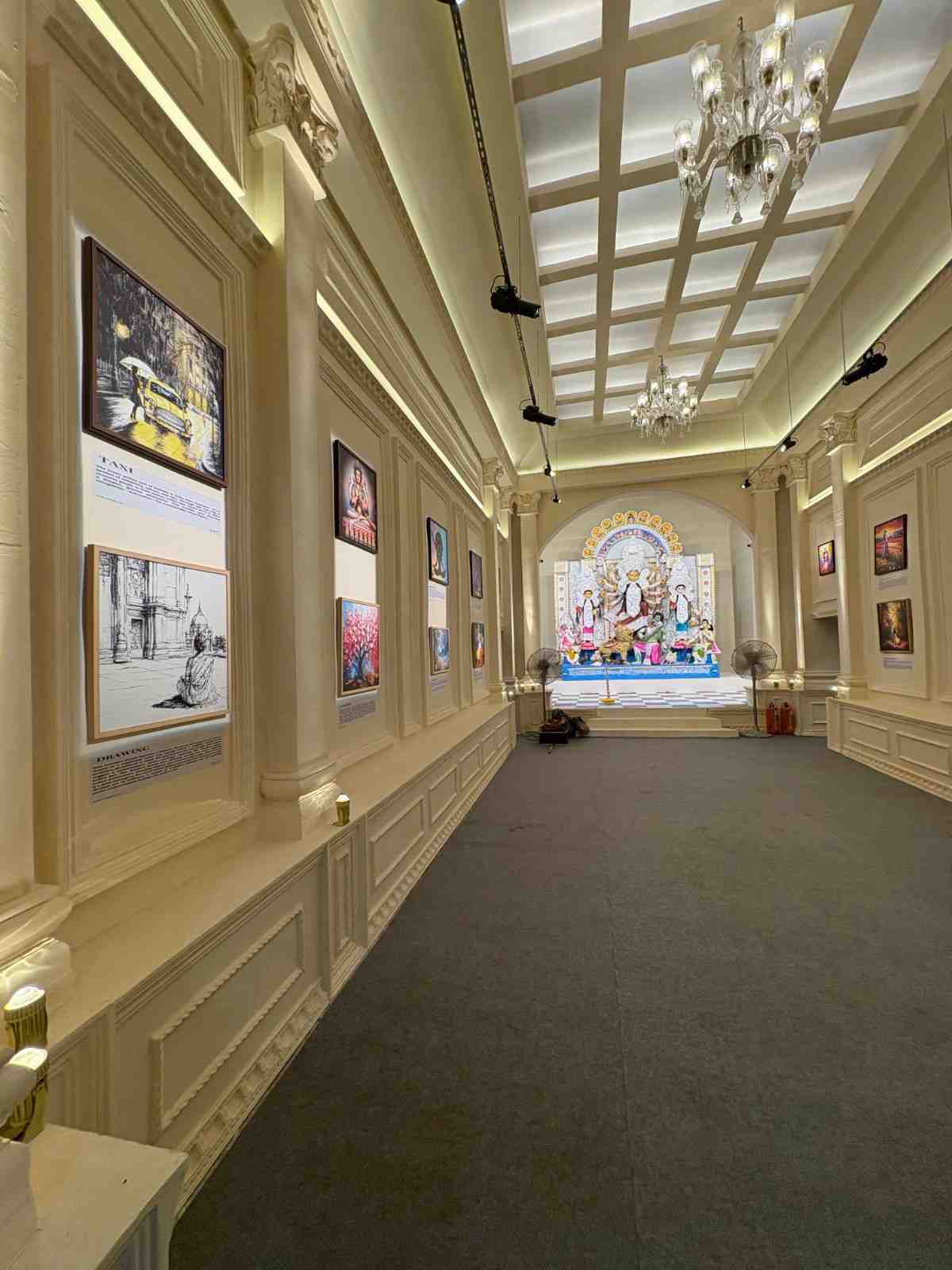 বর্তমান থিম পুজোর যুগে এ হেন আয়োজন নিঃসন্দেহে এক অনন্য প্রয়াস বলেই মনে করছেন পুজোর উদ্যোক্তারা। 