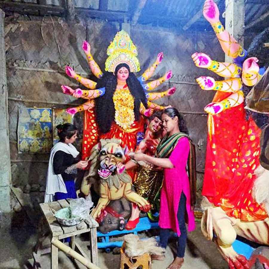 Durga Idols are being made by transgender artists in Memari