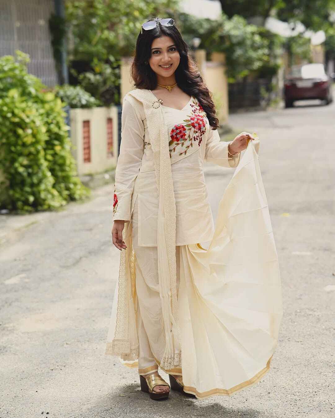 ধুতি-পাঞ্জাবিতে শোভিত রাজনন্দিনী পাল।