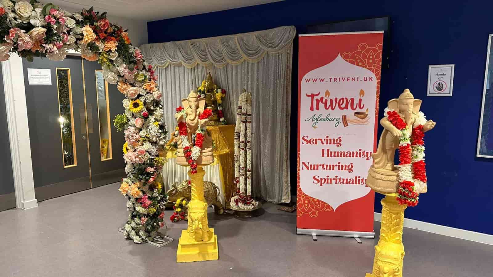 প্রতি বছরের মতো এই বছরও পুজো তোড়জোড় শুরু হয়ে গিয়েছে আগে থেকেই। 