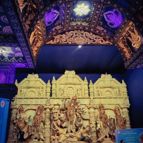 Like Kolkata, Durga Puja in the district sees huge crowds dgtld
