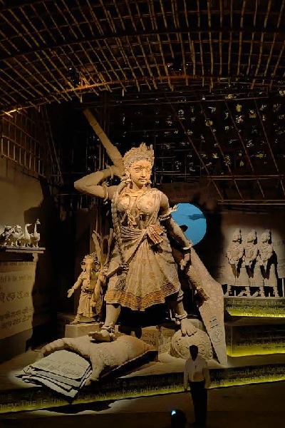 টালা প্রত্যয়ের প্রতিমা।