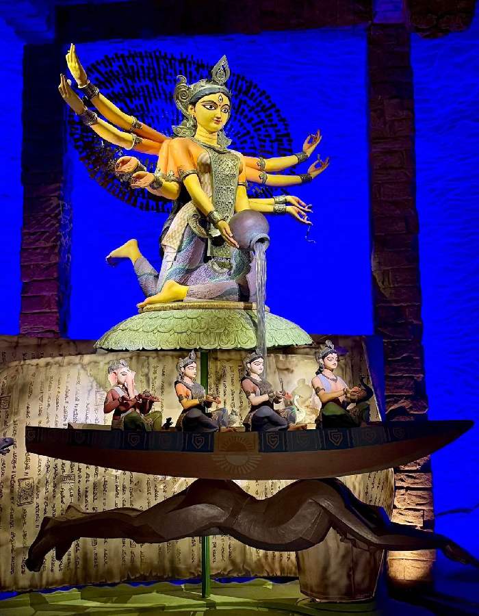 চোরবাগান সর্বজনীনের প্রতিমা।