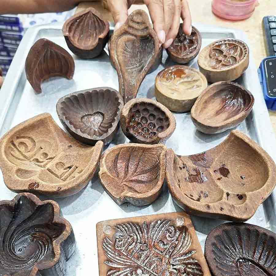 Molds of sandesh that got lost in time