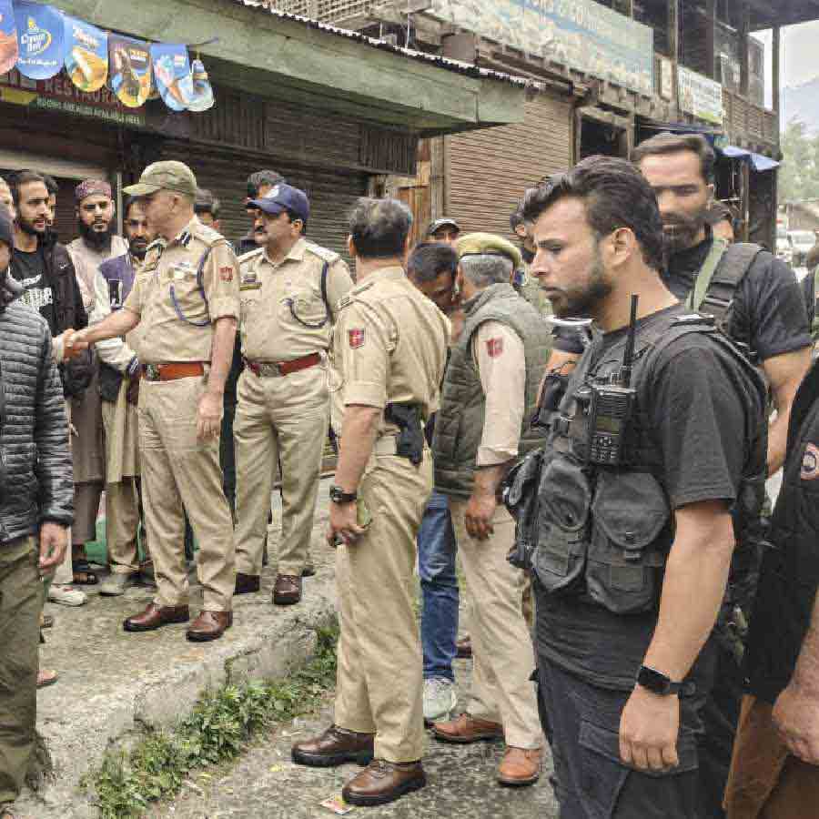 A former Army was shot by Police in Srinagar