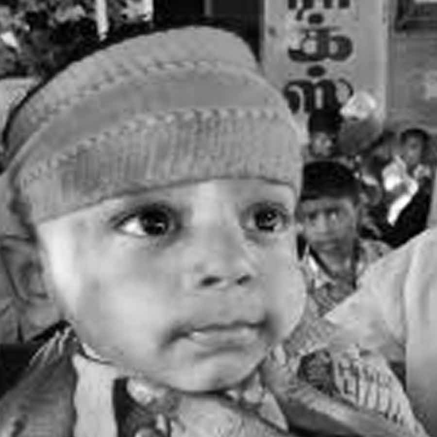 পদপিষ্টে মৃত দু’বছরের ধুরু বিষ্ণু। ছবি: সংগৃহীত।