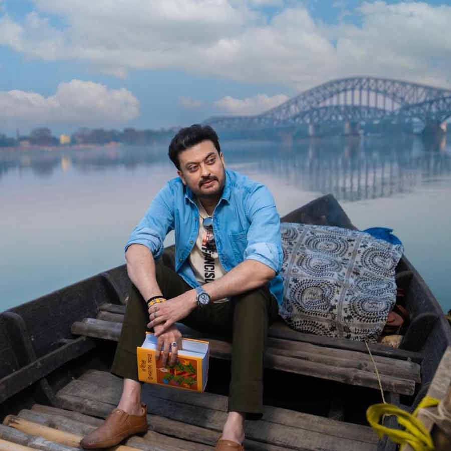 Bengali actor Saheb Chatterjee shares his memories of pandal hopping during Durga Puja