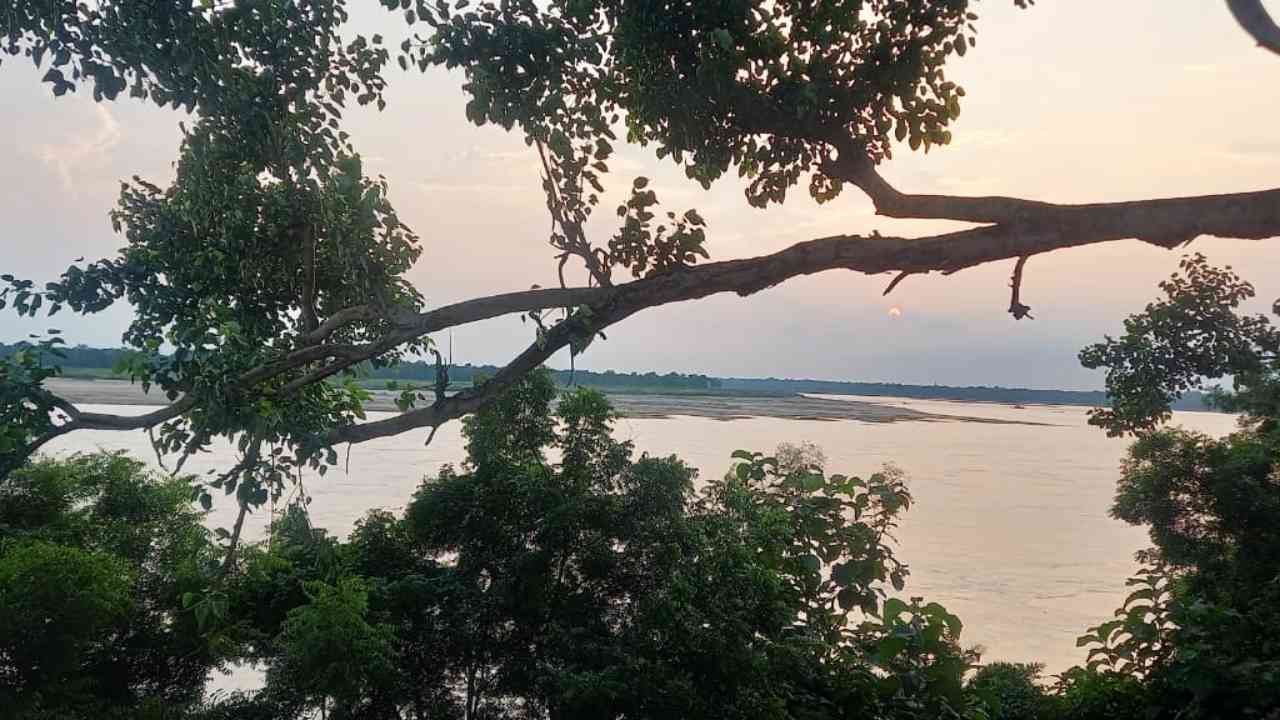 সুবর্ণরেখায় সূর্যাস্ত।