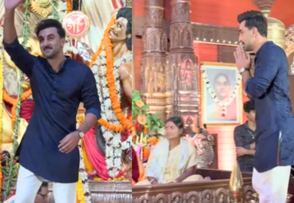 ৬। নীল কুর্তা পরে হাজির হন রণবীর কপূর। প্রথমে আসেন। সকলের সঙ্গে সৌজন্য বিনিময় করেন। এর পর হাত জোড় করে এগিয়ে যান প্রতিমার দিকে।