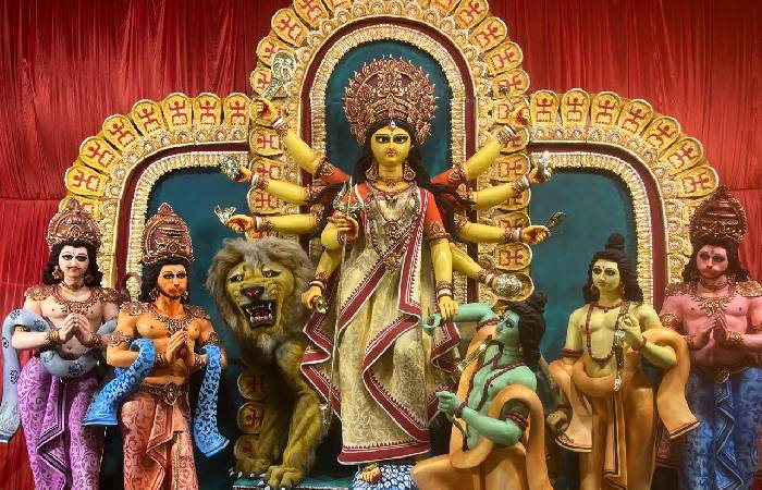 খিদিরপুরের ভেনাস ক্লাবের অকালবোধনের পুজো।