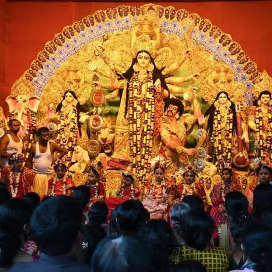 Anjali, kumari puja, sandhi puja Traditions of Maha Ashtami During Durga Puja dgtl