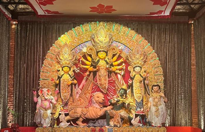 বেহালা তরুণ মাতৃ সেবক সমিতির পুজো।