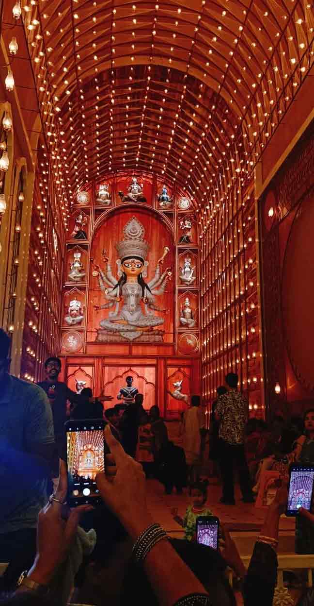 বালিগঞ্জ কালচারালের মণ্ডপ সজ্জা। 