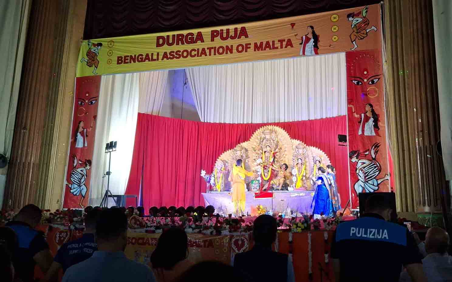 ইউরোপের মাল্টায় আয়োজিত বাঙালিদের দুর্গাপুজো।