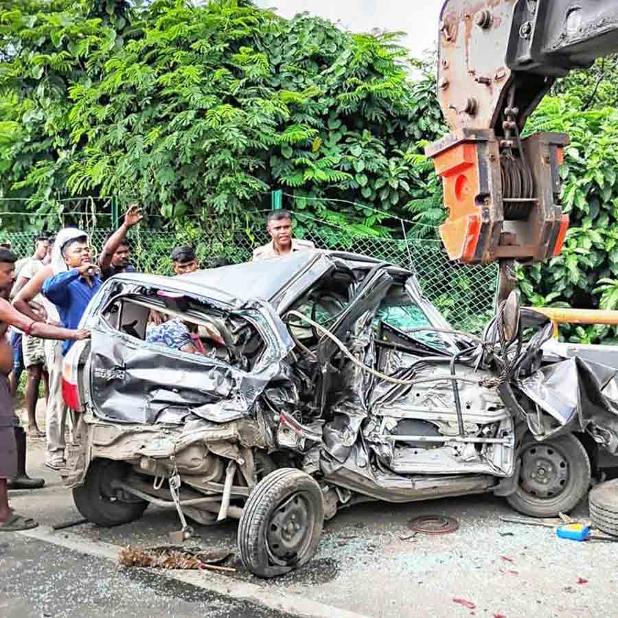 Road accident in Howrah