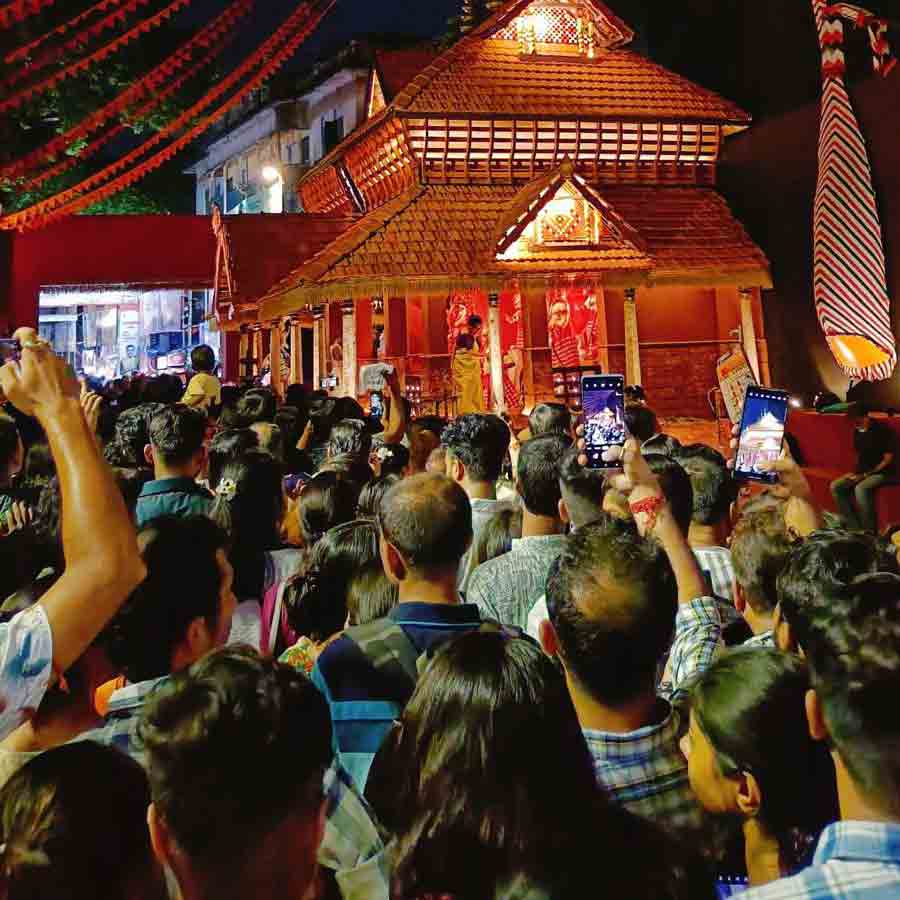 Durga Puja Committees and Clubs of Kolkata Overjoyed with the crowd