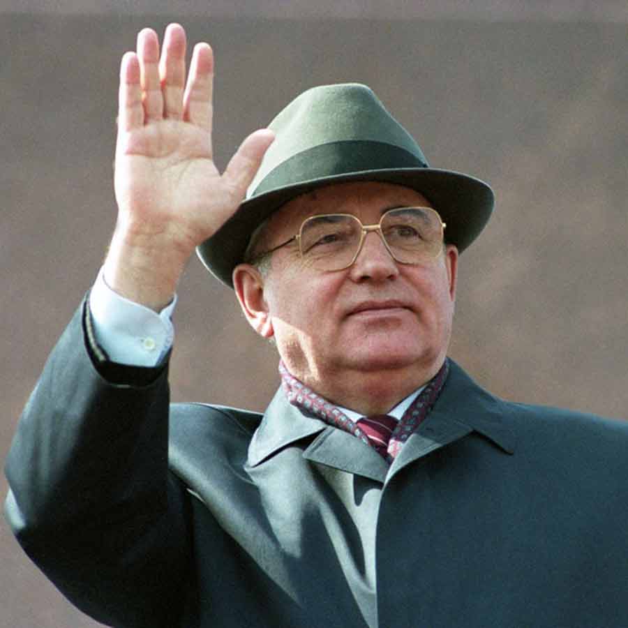 US may fall like Soviet Union due to war economy and tariff imposition of Donald Trump