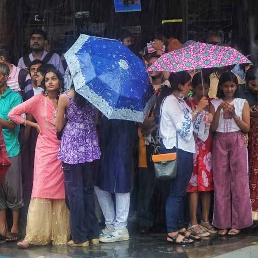 There is a possibility of rain in Kolkata on Ashtami afternoon, says Alipore Meteorological Department dgtl