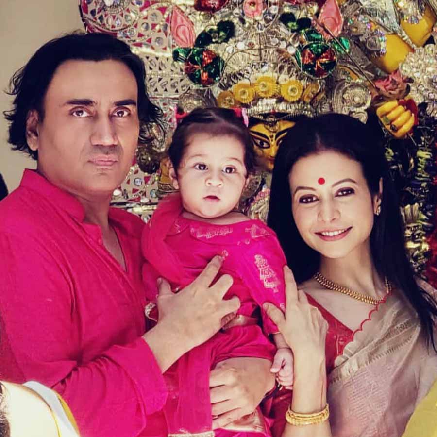 Durga Puja 2025: Actor Ranjit Mallick and Koyel Mallick clebrate puja days with family members dgtl
